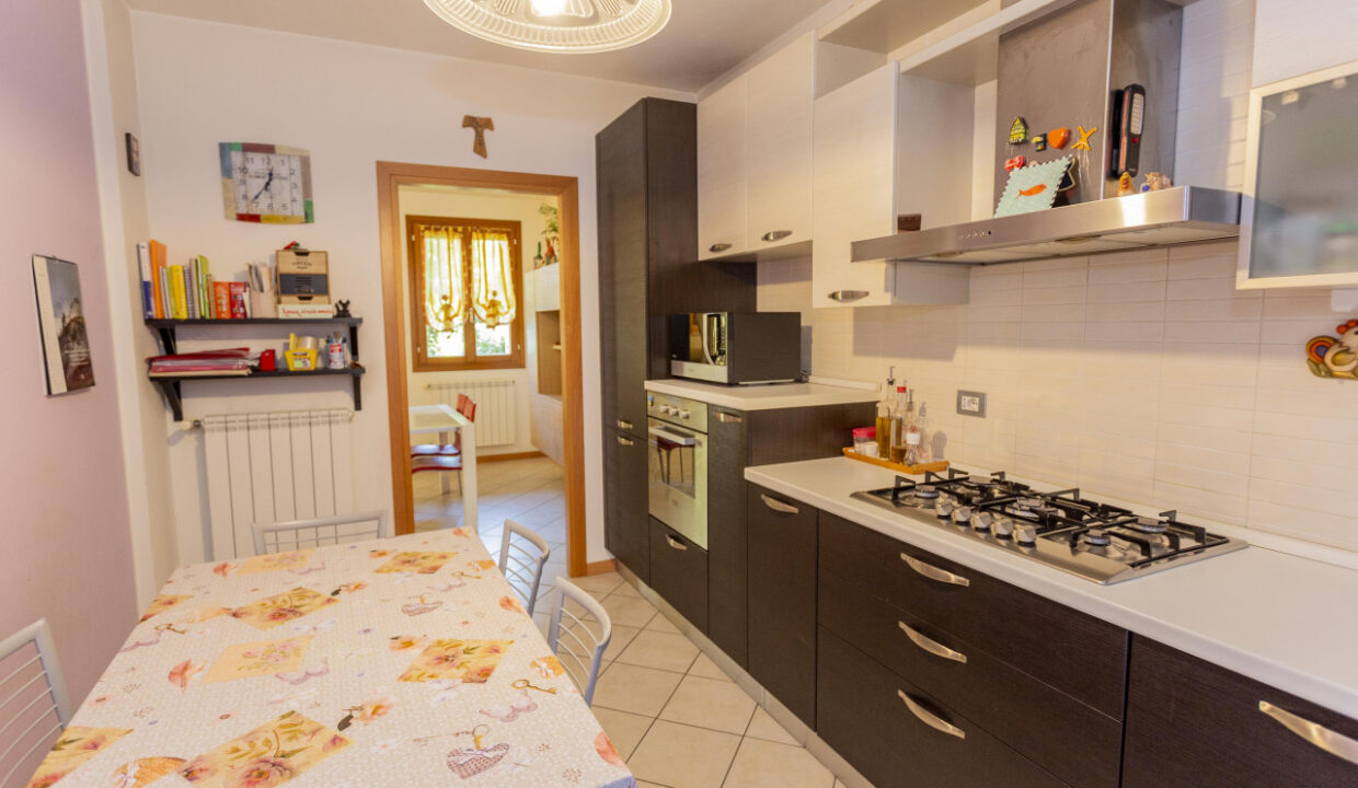 010__albignasego_villa_a_schiera-_cucina2