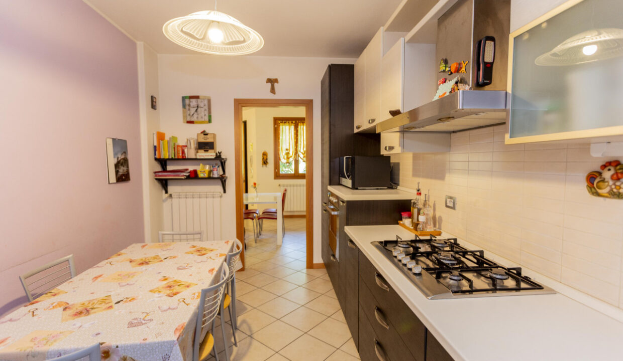 011__albignasego_villa_a_schiera-_cucina1