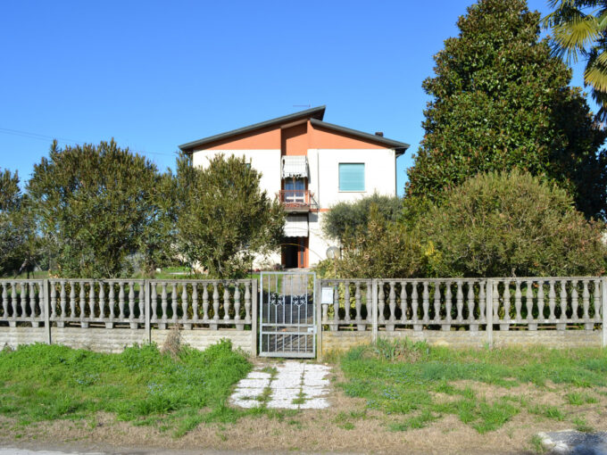 Casa singola a Due Carrare con giardino privato di 1000mq