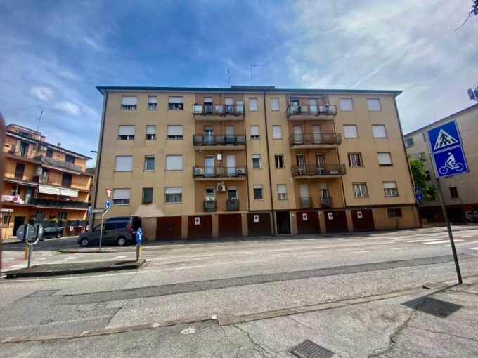 Trilocale di 100 mq in zona centralissima all’Arcella – Ottimo stato, con garage.