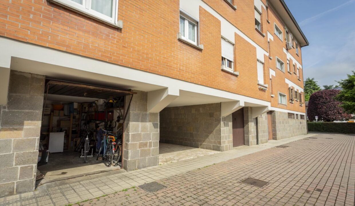Garage (1)